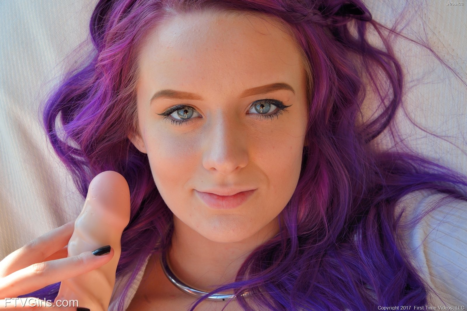 Девушка С Фиолетовыми Волосами Дрочит Парню